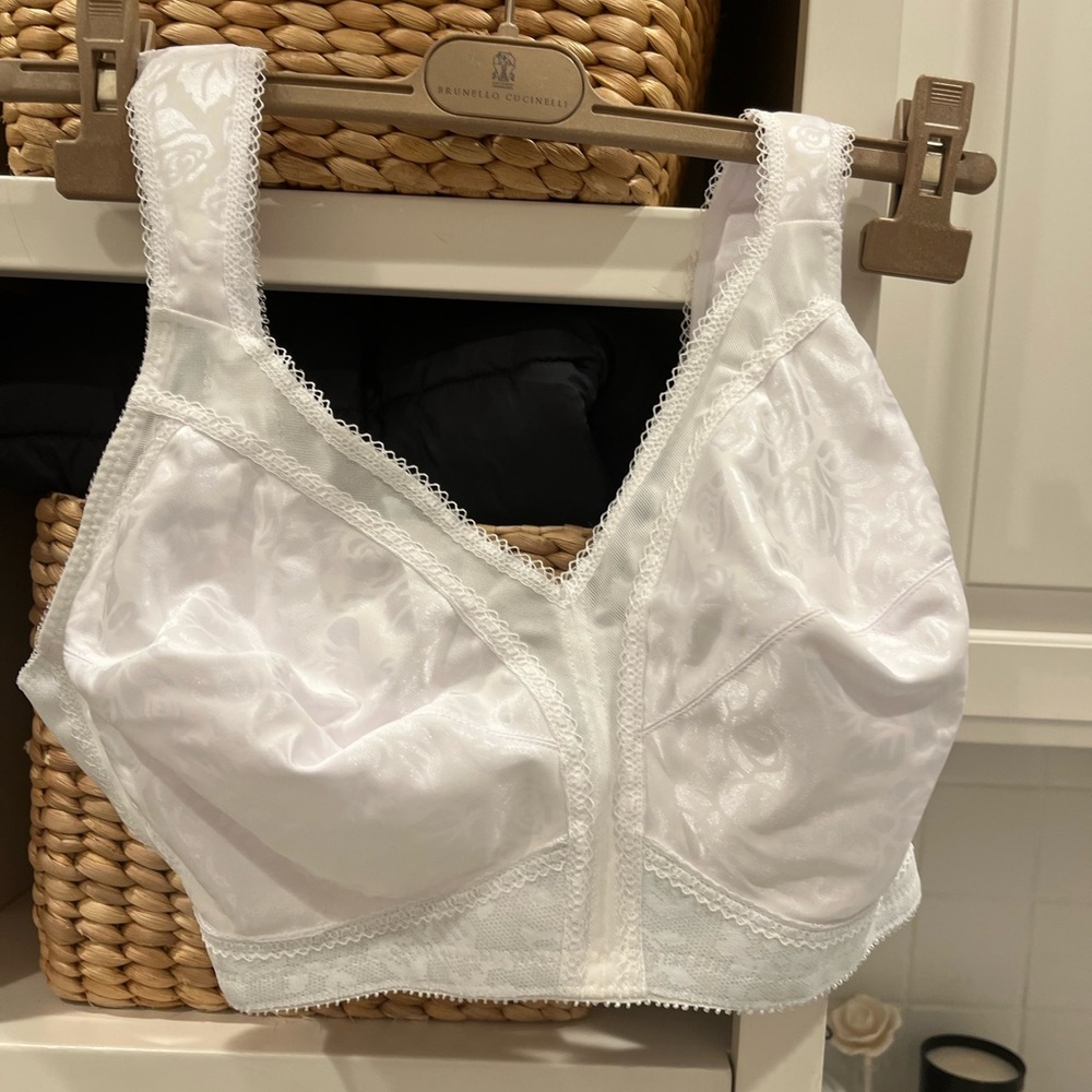 Playtex women’s bra size 44C